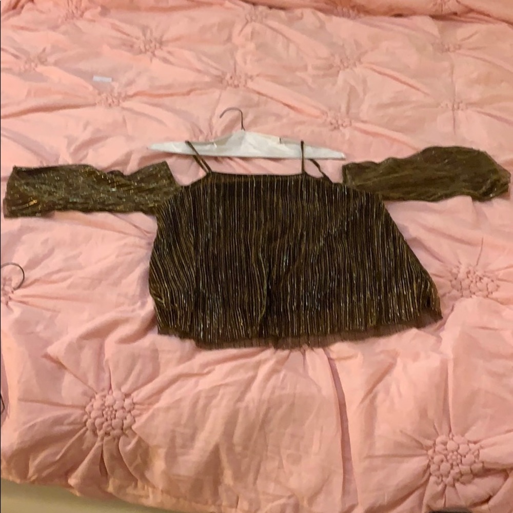 Mango top worn twice likely new